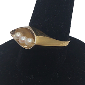 Gouden 14 kt ring met 3 parels