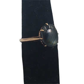 Gouden ring 14 krt  met zwarte saffier