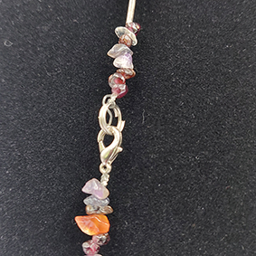 Veelkleurig collier met diverse edelstenen