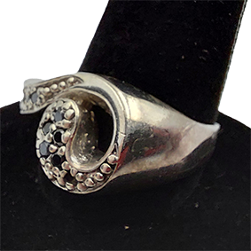 Zilveren ring met sierlijke krul