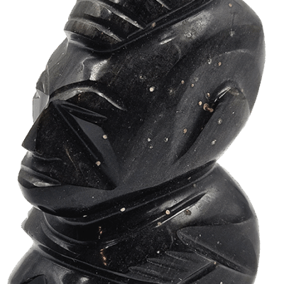 Handgesneden beeldje uit hardsteen